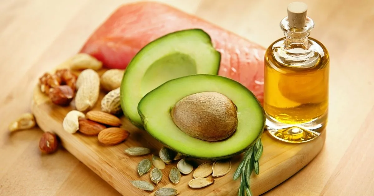 Potraviny s vitamíny rozpustnými v tucích, ryby, vejce, máslo, mléčné výrobky a zelená listová zelenina