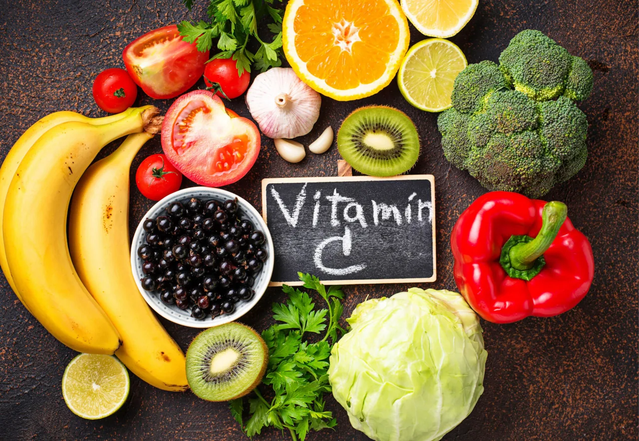 Vitamín C v potravinách - paprika, citrusy, kiwi, jahody, brokolice