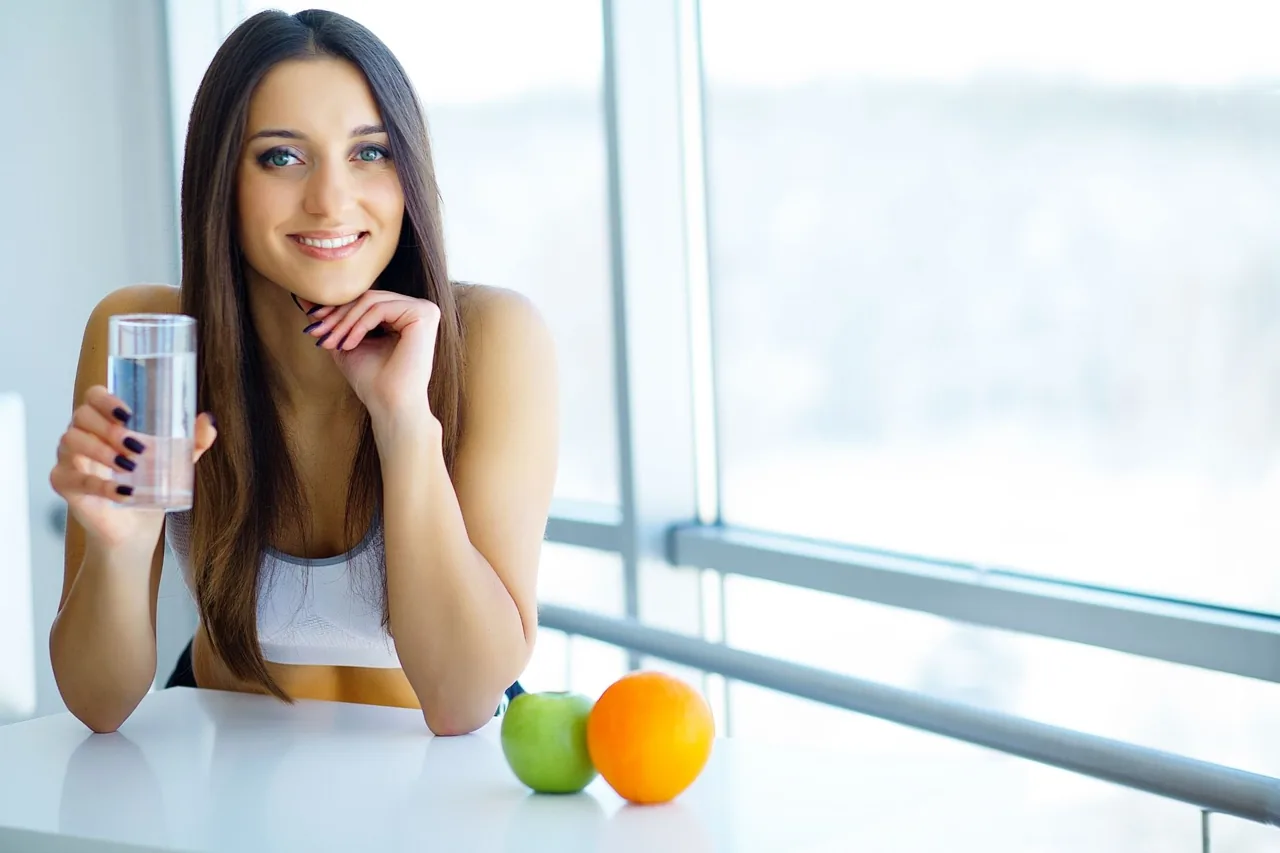 Vitamíny pro krásné a zdravé vlasy, biotin, vitamín C, vitamín D, železo a zinek
